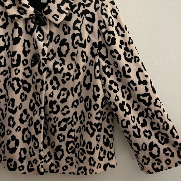 Chico’s Faux Fur Animal Print Swing Jacket Size 0 - Picture 7 of 7